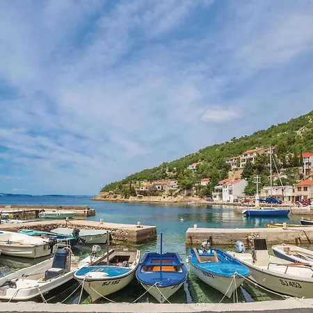 Апартаменты Cozy In Starigrad With House Sea View *