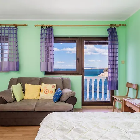 公寓 Lovely In With House Sea View